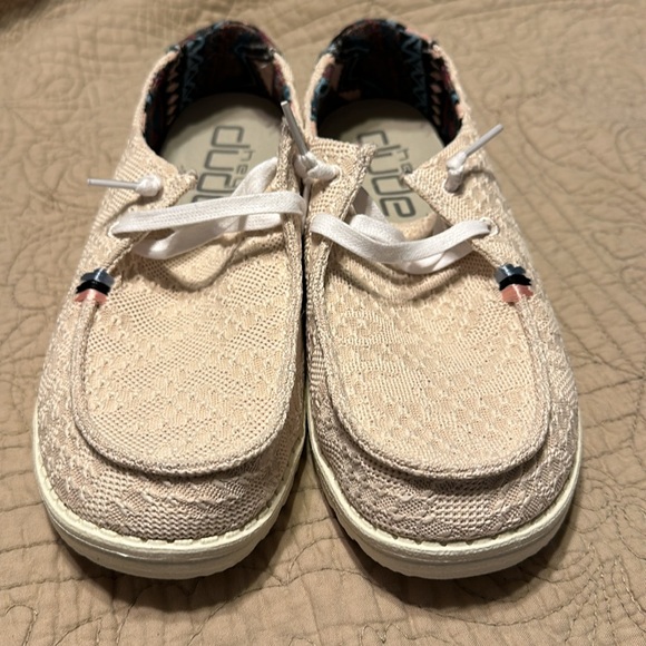 Hey Dude - Picture 4 of 6